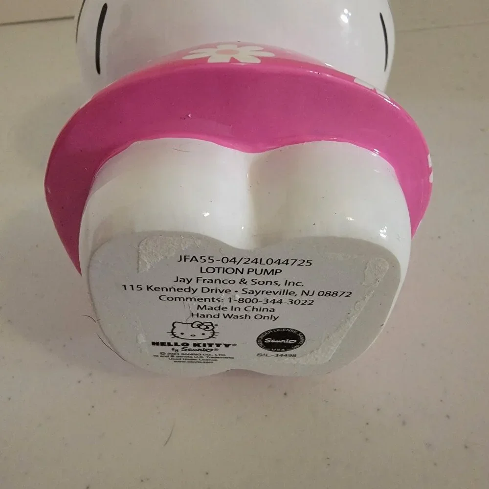 Hello Kitty Soap Dispenser Ceramic Pink Daisy Sanrio Bathroom Decor Pump Bottle